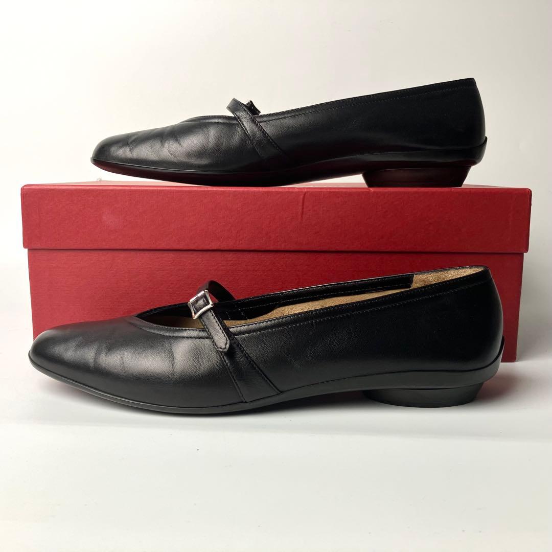 【美品】フェラガモ　Vカットフラットシューズ　Audrey ナッパレザー24.5