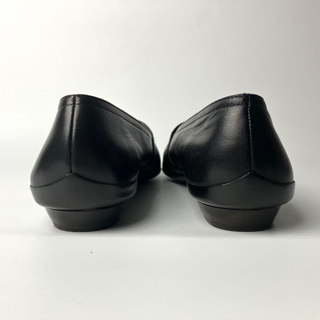 【美品】フェラガモ　Vカットフラットシューズ　Audrey ナッパレザー24.5