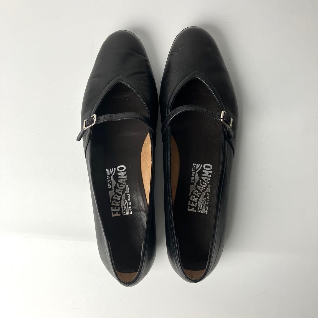 【美品】フェラガモ　Vカットフラットシューズ　Audrey ナッパレザー24.5