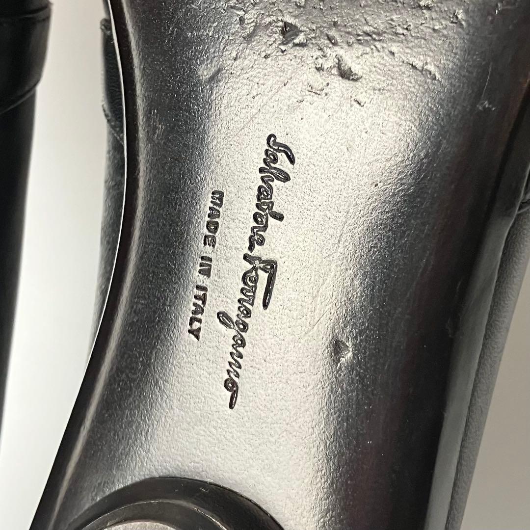 【美品】フェラガモ　Vカットフラットシューズ　Audrey ナッパレザー24.5