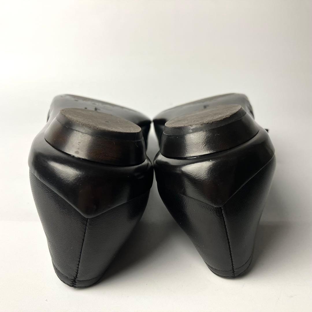 【美品】フェラガモ　Vカットフラットシューズ　Audrey ナッパレザー24.5