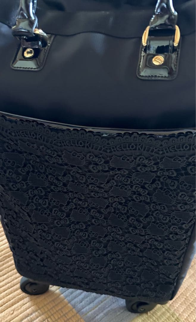 専用になっています。キャリーバック　Hello Kitty