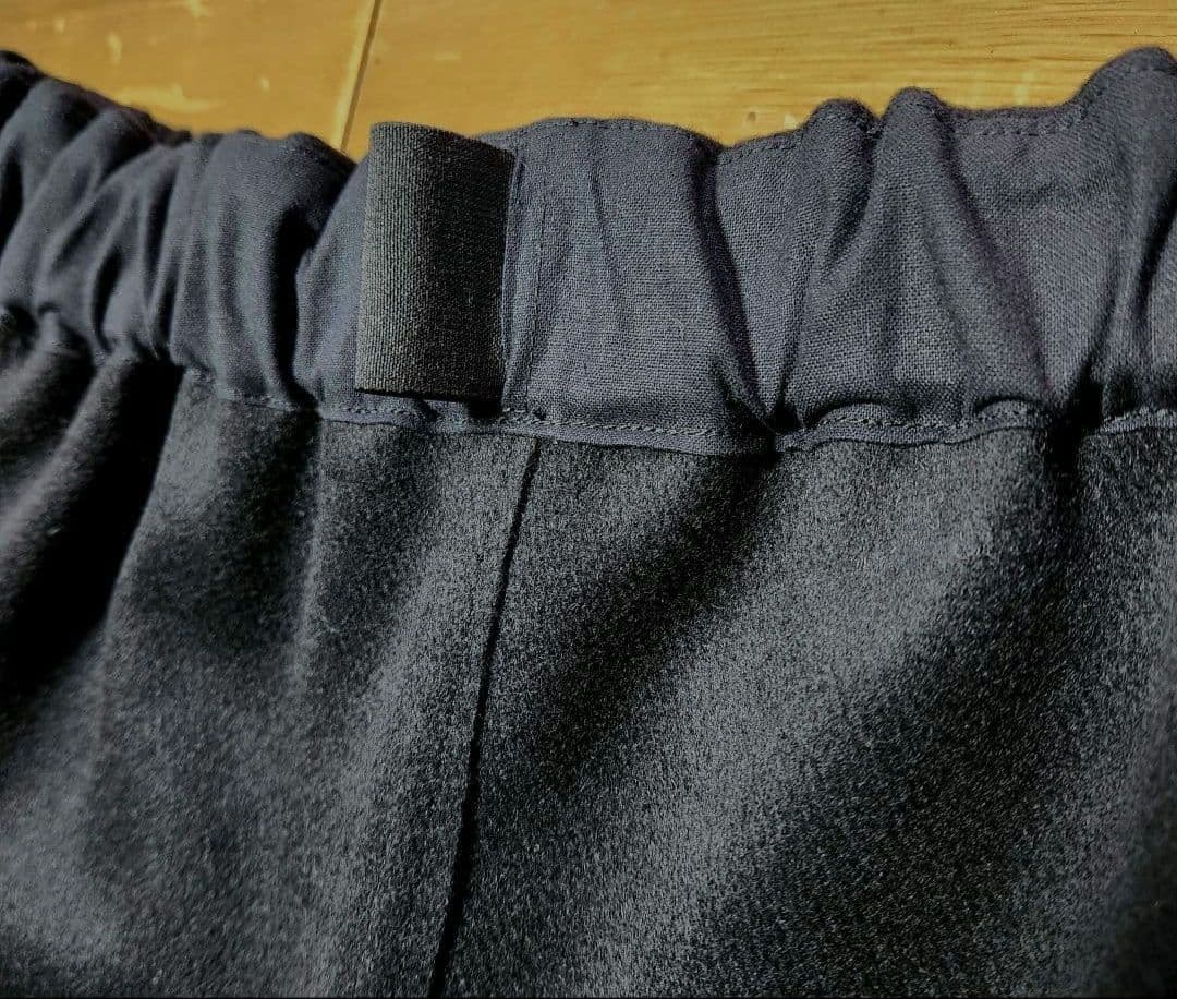 イクゾウバルーンパンツ　圧縮ウール黒