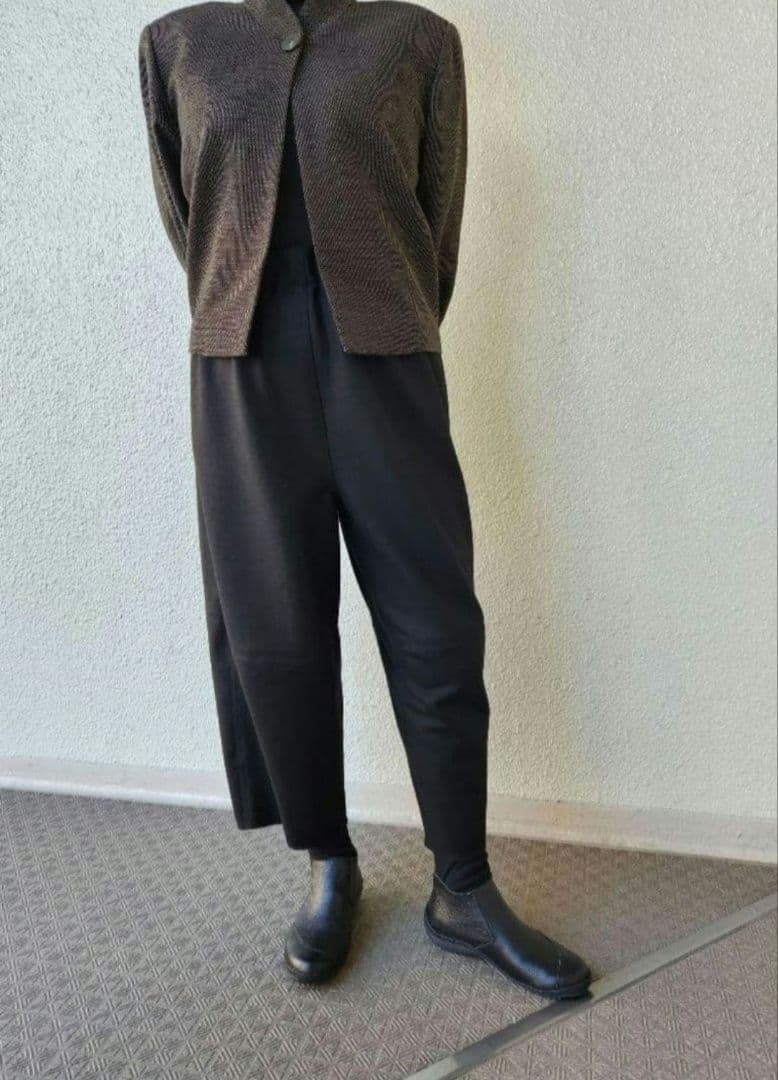 イクゾウバルーンパンツ　圧縮ウール黒