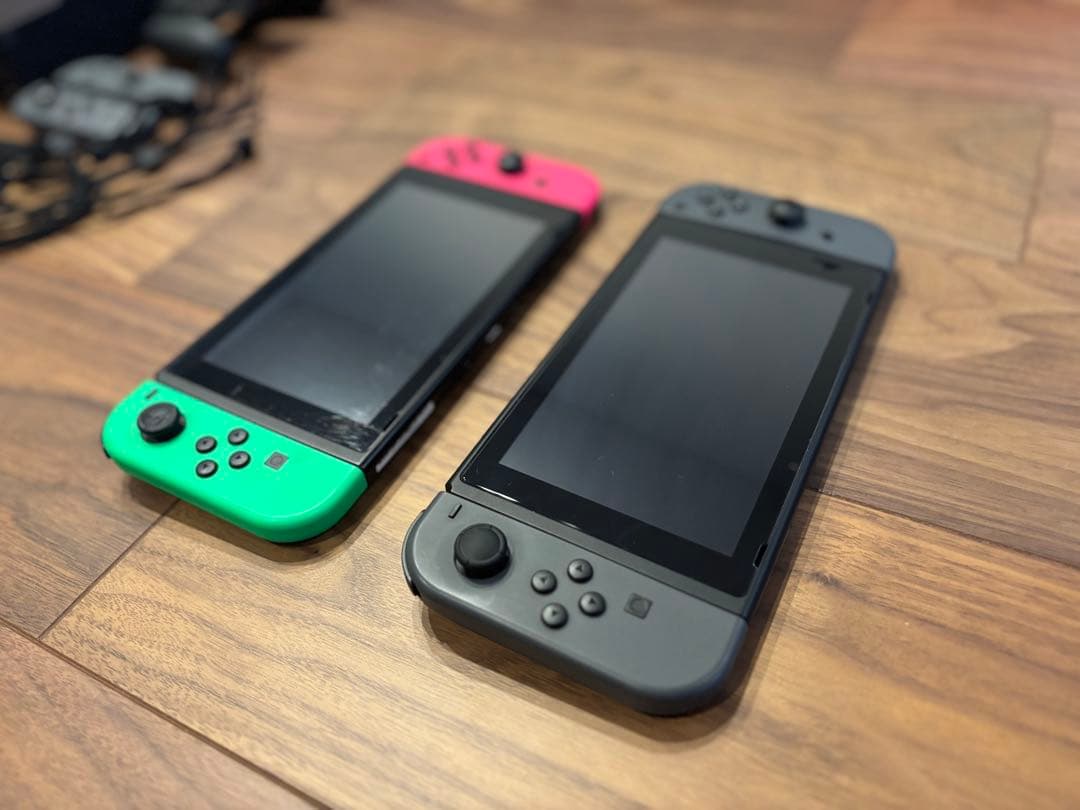 スイッチSwitch 本体2個セット（電源一つ欠品、コントローラー若干不良あり）