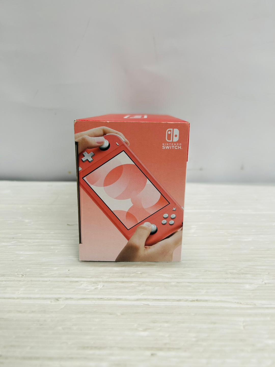 ★未使用品★極美品Nintendo Switch Lite コーラル