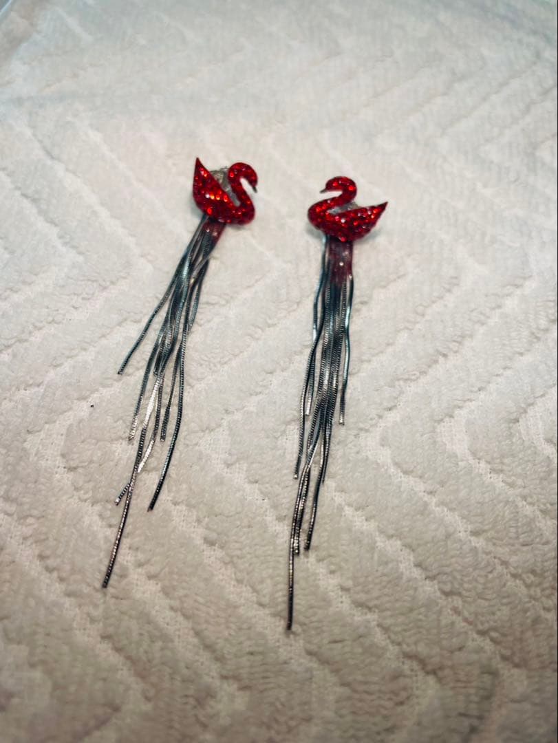 SWAROVSKI スワロフスキーストーンピアス スワンデザイン