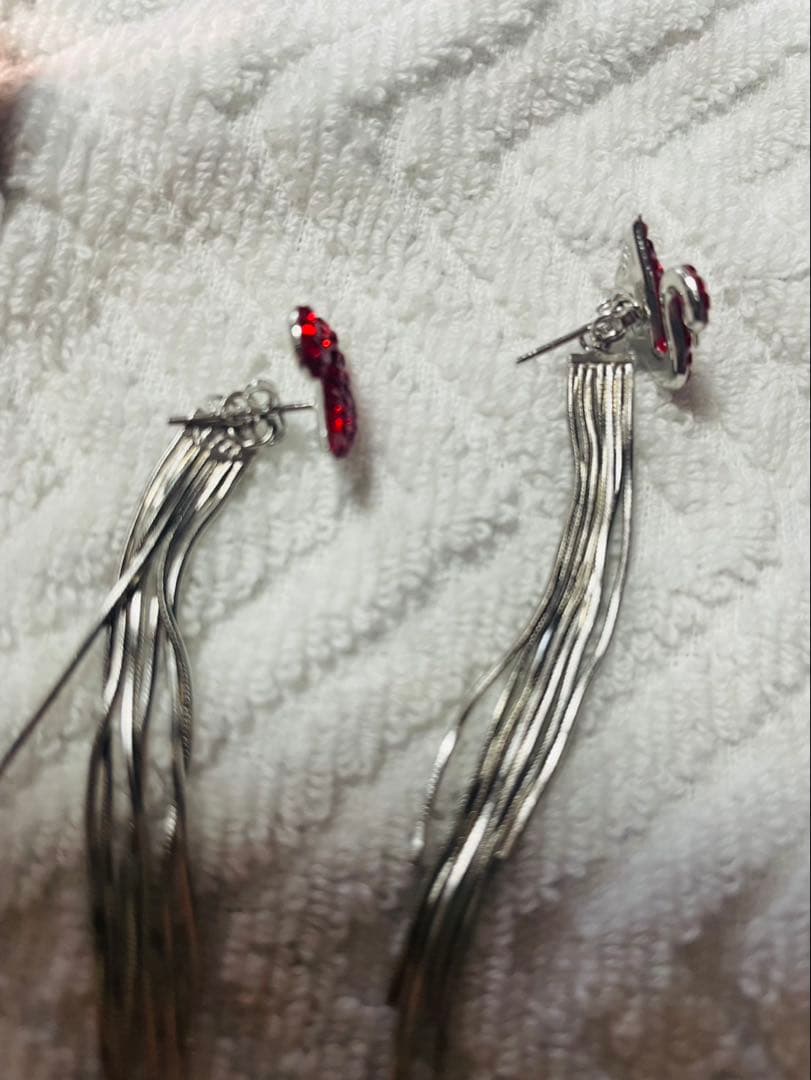 SWAROVSKI スワロフスキーストーンピアス スワンデザイン