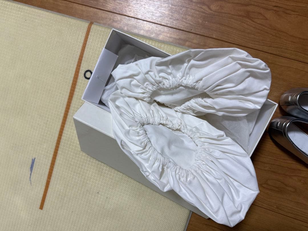 お値下げ！【美品】マルジェラ　タビ　フラット　バレエシューズ　　シルバー　38