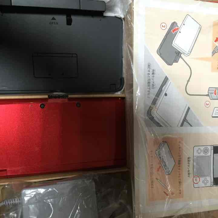 3ds レッド 保証書、充電器、説明書有