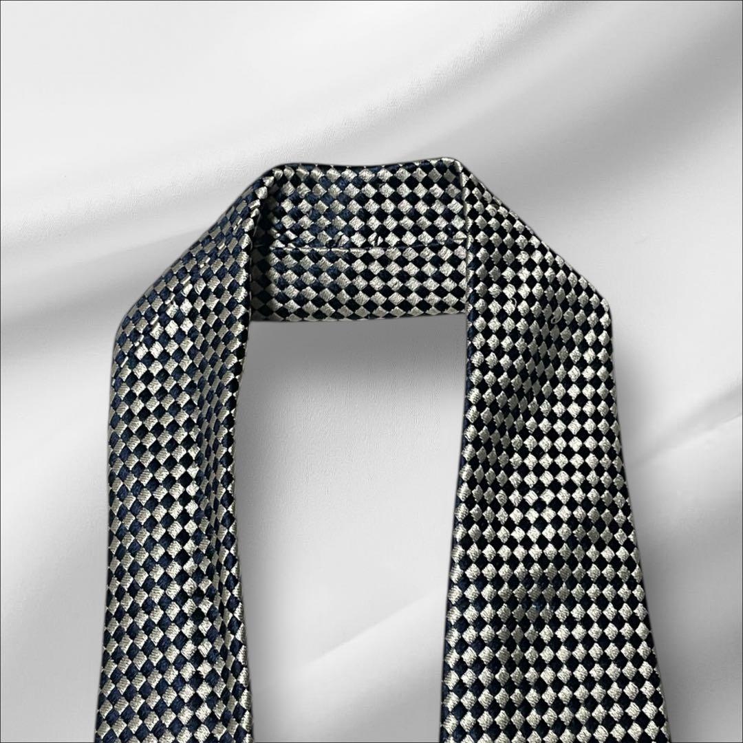 【超美品】プラダ 総柄 マイクロチェック ソリッド調 ネイビー ホワイト 白黒