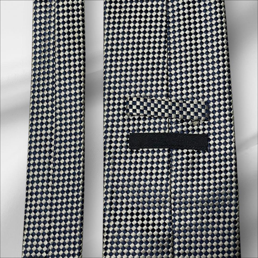 【超美品】プラダ 総柄 マイクロチェック ソリッド調 ネイビー ホワイト 白黒