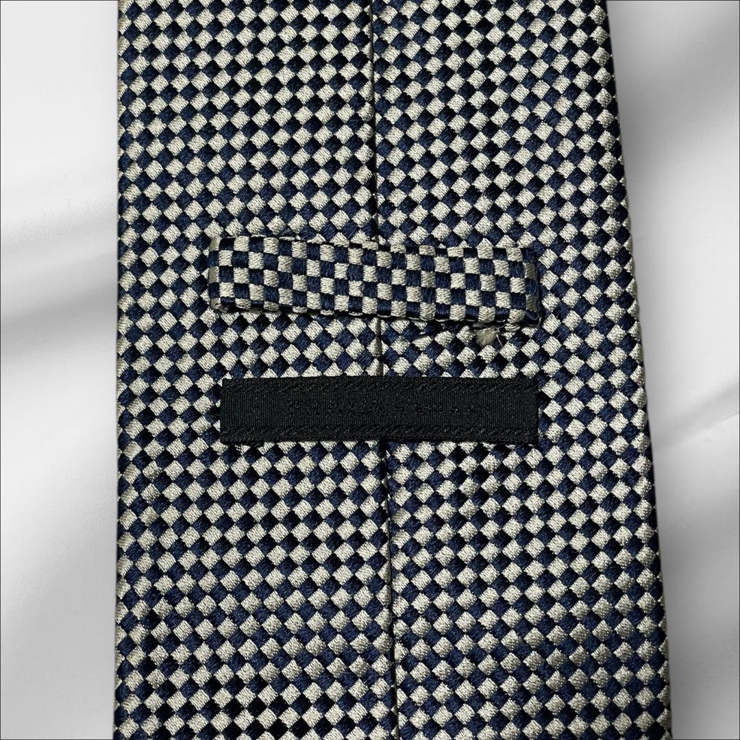 【超美品】プラダ 総柄 マイクロチェック ソリッド調 ネイビー ホワイト 白黒