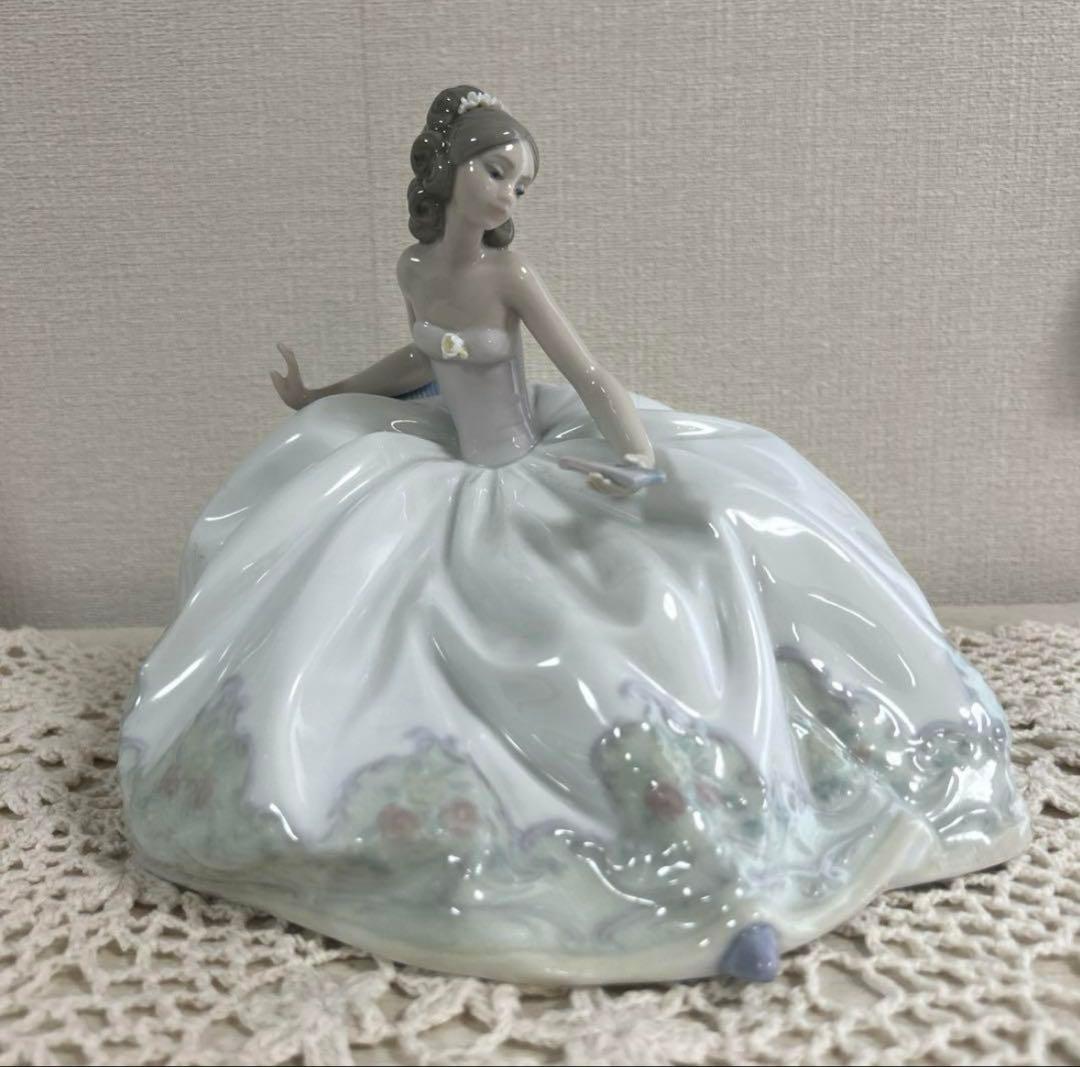 リヤドロ　お祭り　ひと休み　舞踏会