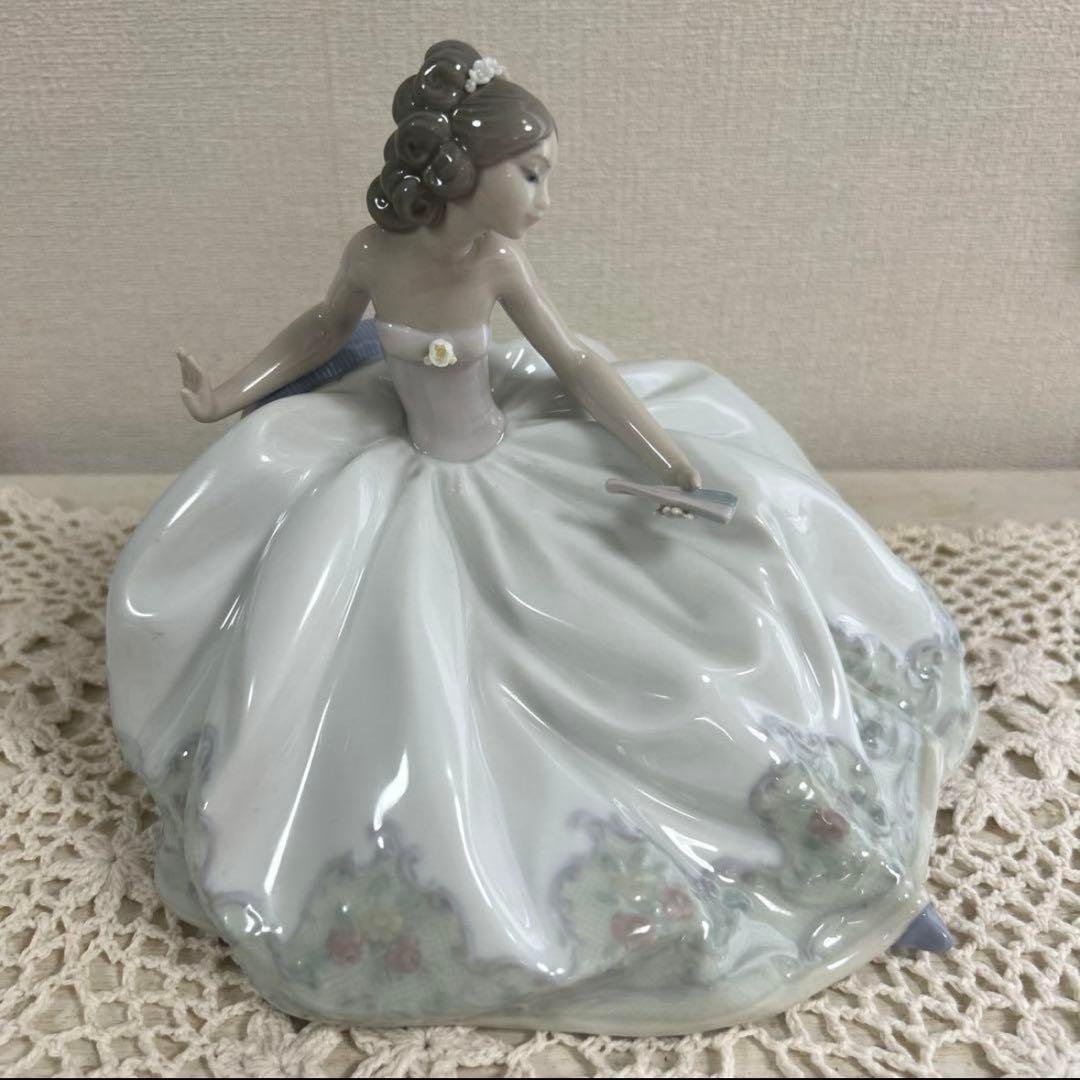 リヤドロ　お祭り　ひと休み　舞踏会