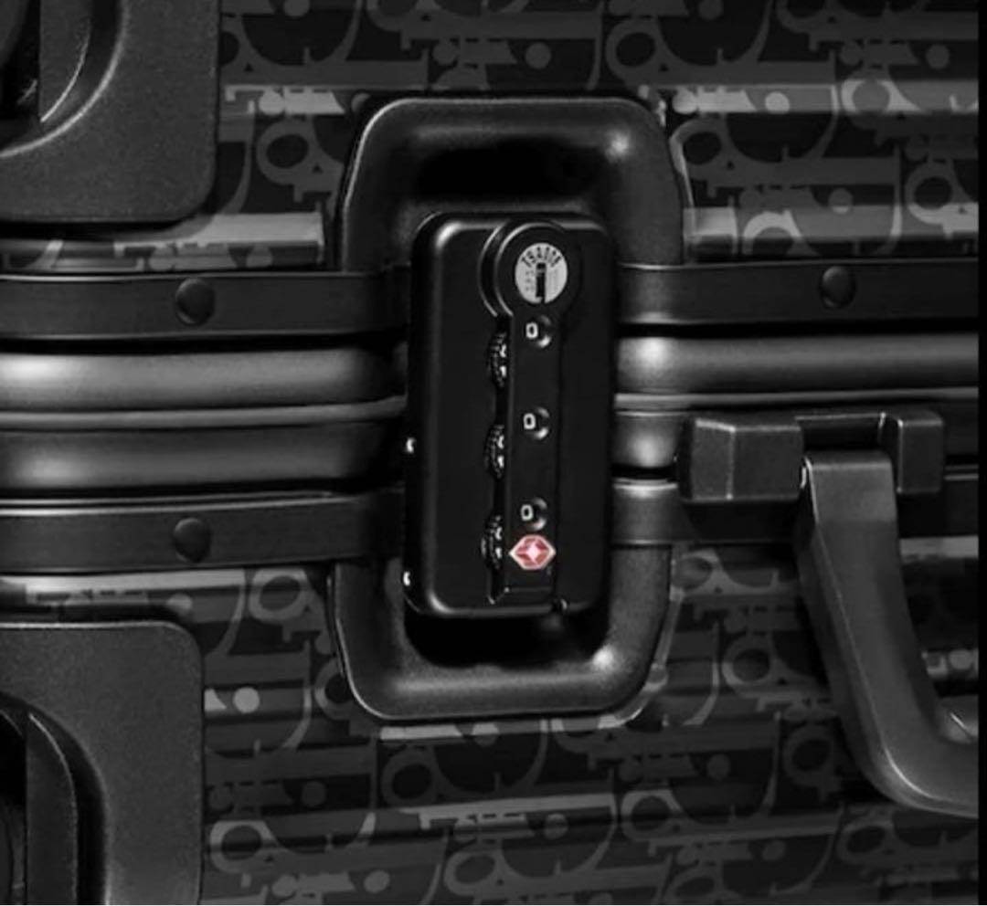 貴重なブラック新品 ☆ リモワ × ディオール 限定 キャリーケース 機内持込可