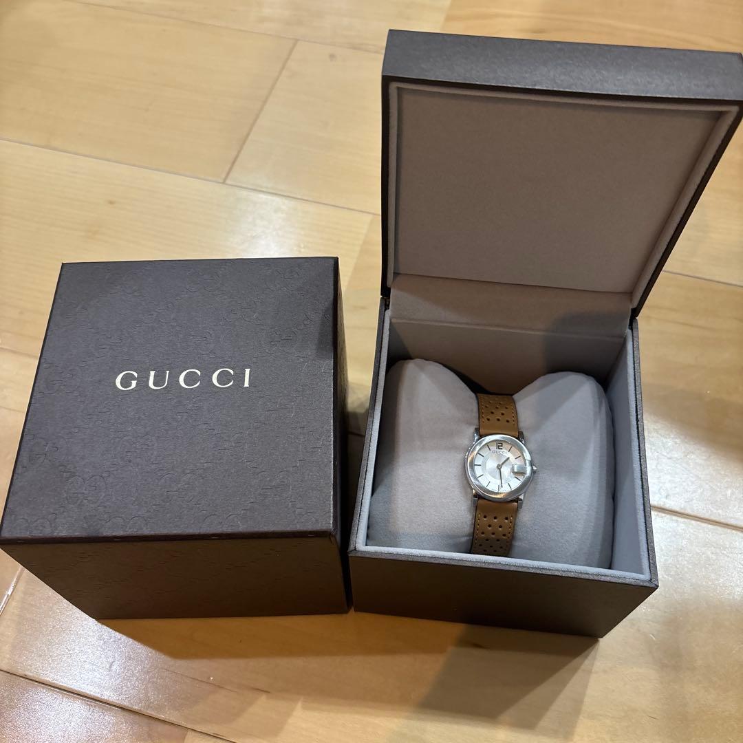 GUCCI アナログ腕時計 シルバー/ベージュ