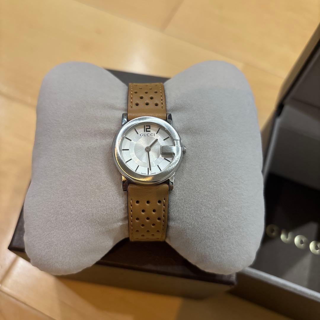 GUCCI アナログ腕時計 シルバー/ベージュ