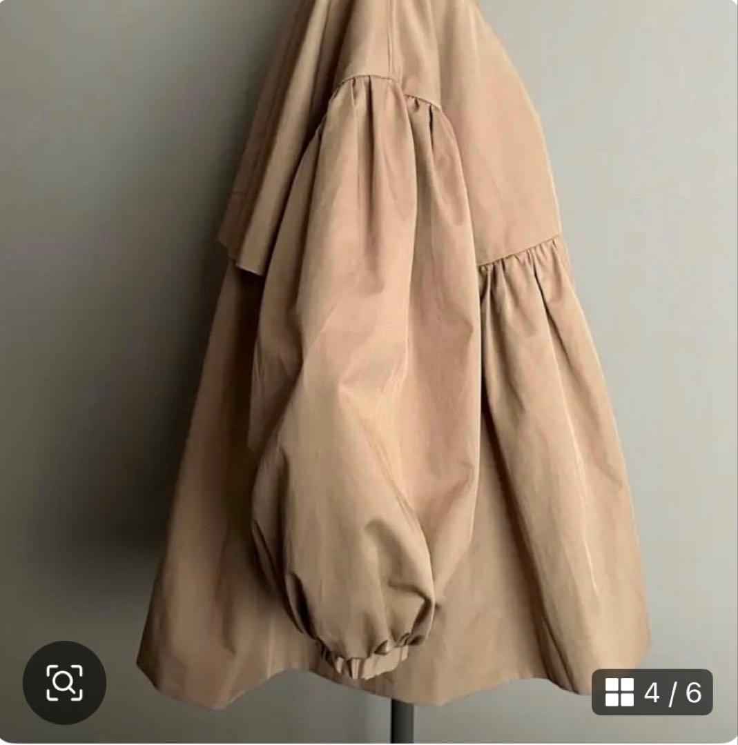 YOIHI フリルギャザーステンカラーコート　ベージュ トレンチ