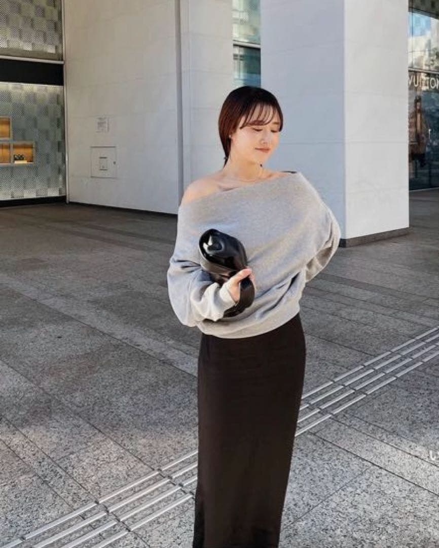 ETRÉ TOKYOデザインネックスウェットプルオーバー 新品未使用品