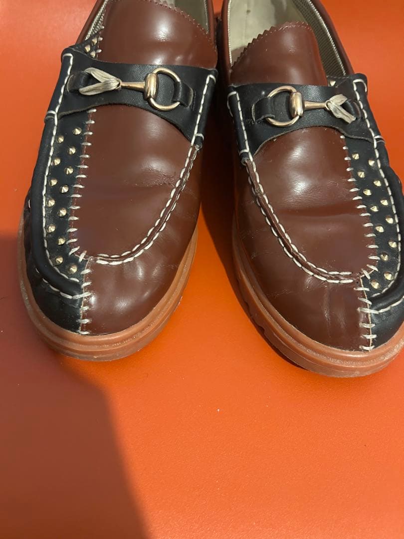 kolorスタッズ装飾付きレザー ローファー