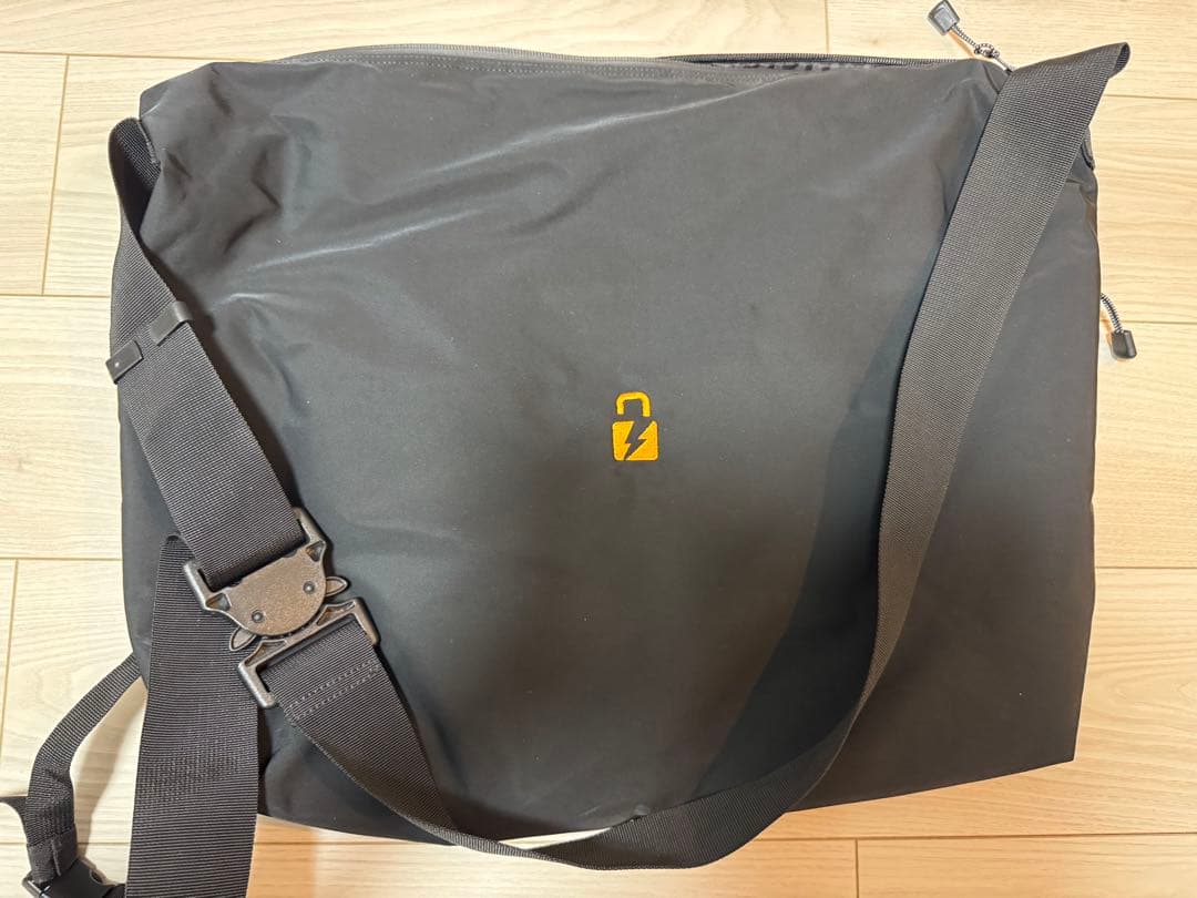 vaultroom DEVICE SHOULDER BAG 黒