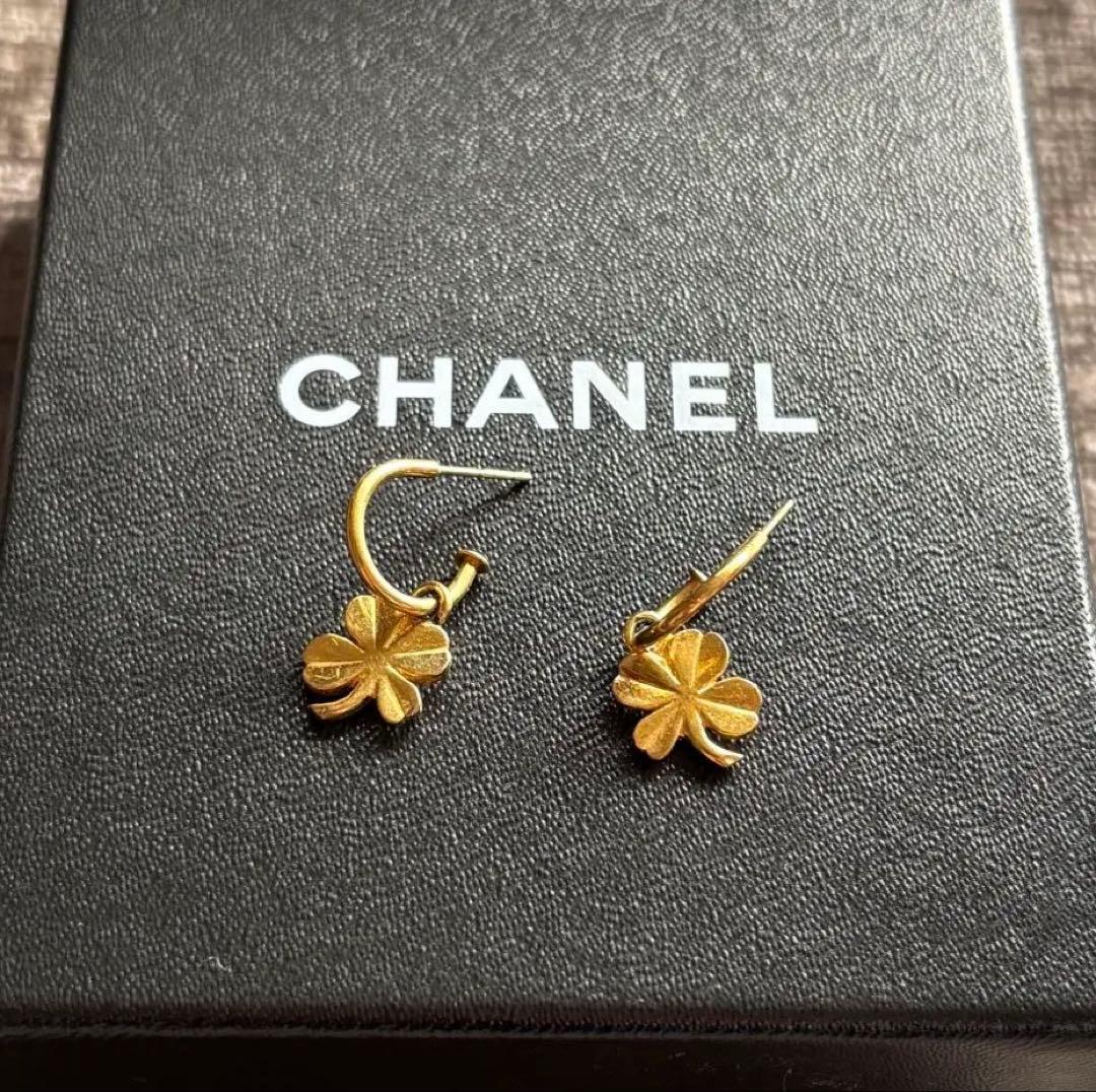 カシス【ラッキーアイテム】CHANEL ヴィンテージシャネル クローバー