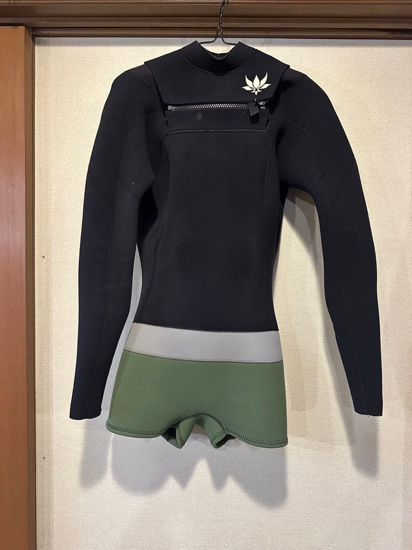 AXXEclassicレディースロングスリーブスプリングウェットスーツ