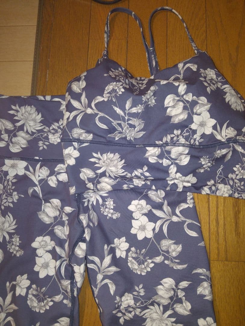 SUKALAスカーラボタニカルガーデンMサイズ（ブラトップ＆レギンス）セット