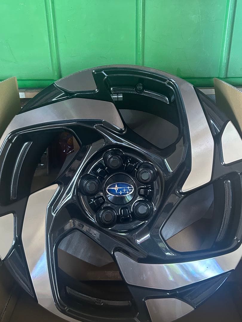 た*け様 【新車外し】値下げしました！クロストレックSUBARU 18インチホイ