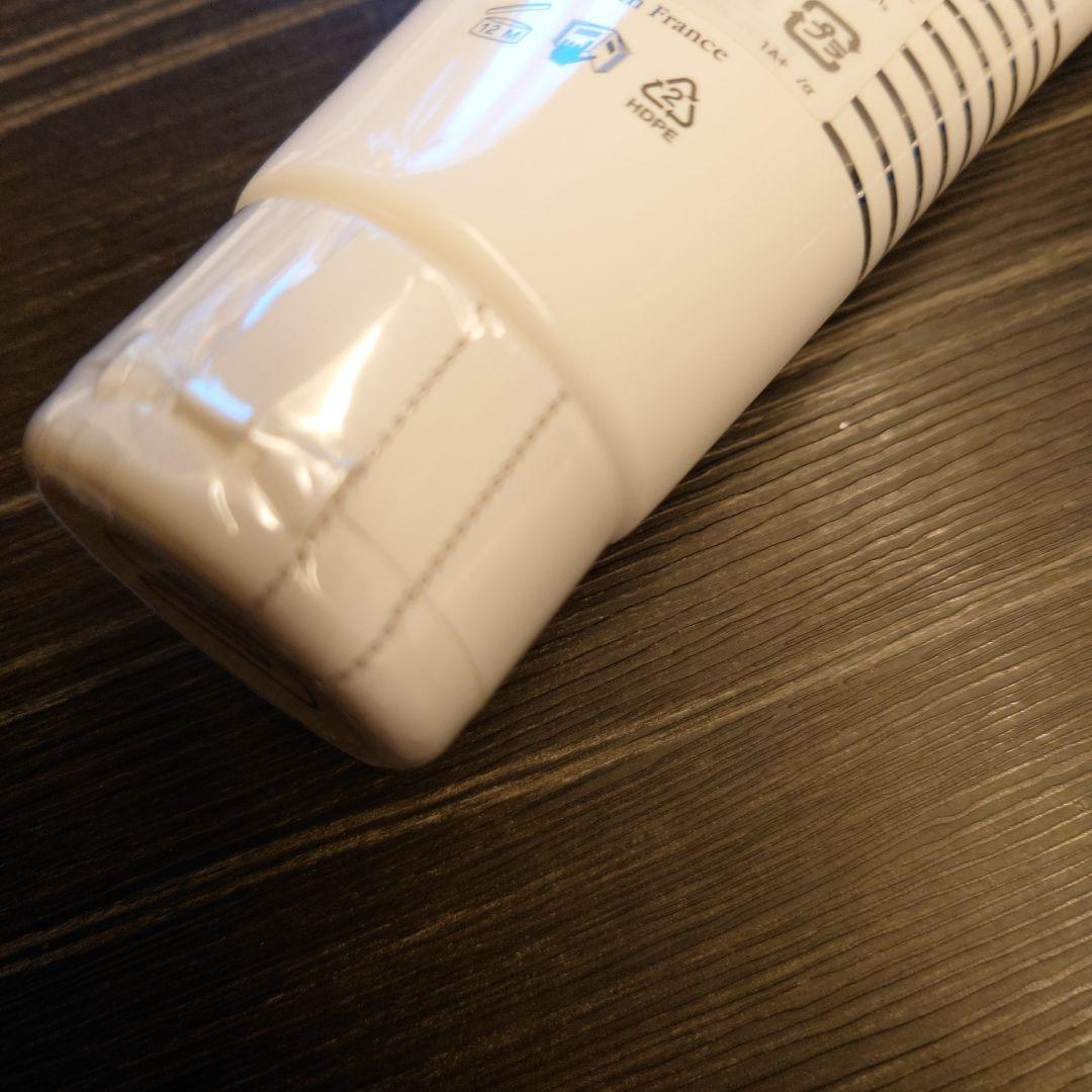 Sisley ハンドクリーム 75ml【新品•未使用•未開封】新着！