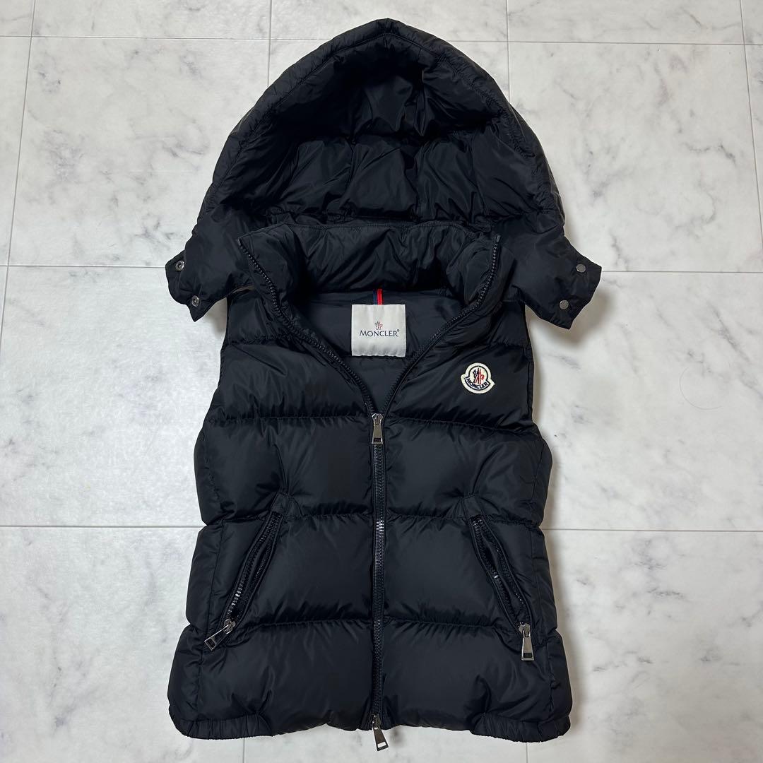美品 MONCLER ダウンベスト レディース ダウンジャケット