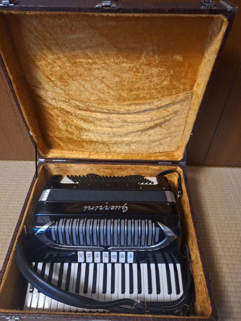 Guerrini アコーディオン 黒 ケース付き 　　　　　引き取り大歓迎