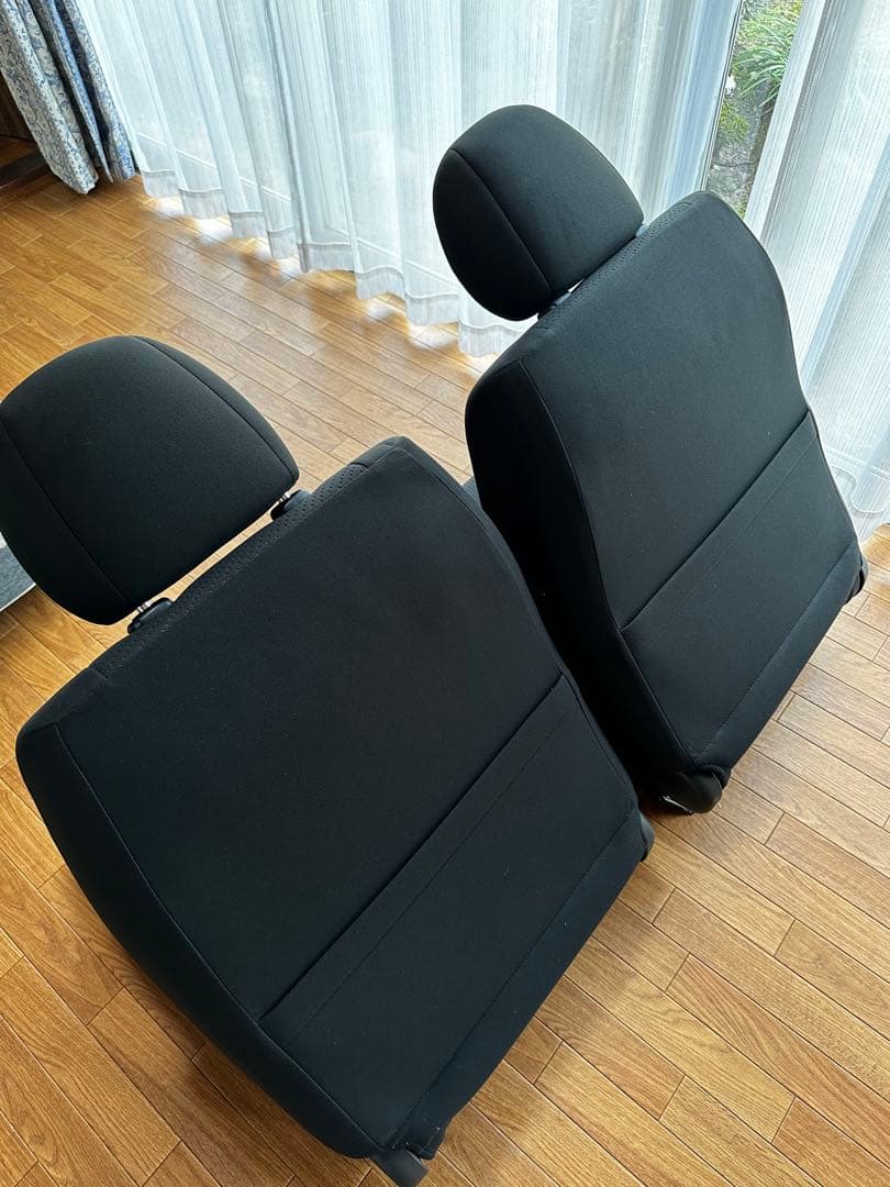 新車外し新品未使用ハイエース最新8型純正フロントシートスーパーGL助手席のみ販売