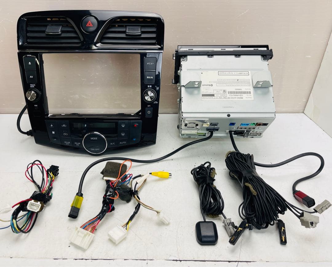 ８インチ　日産純正　MM515D-L セレナC26 Dvd/Bluetooth