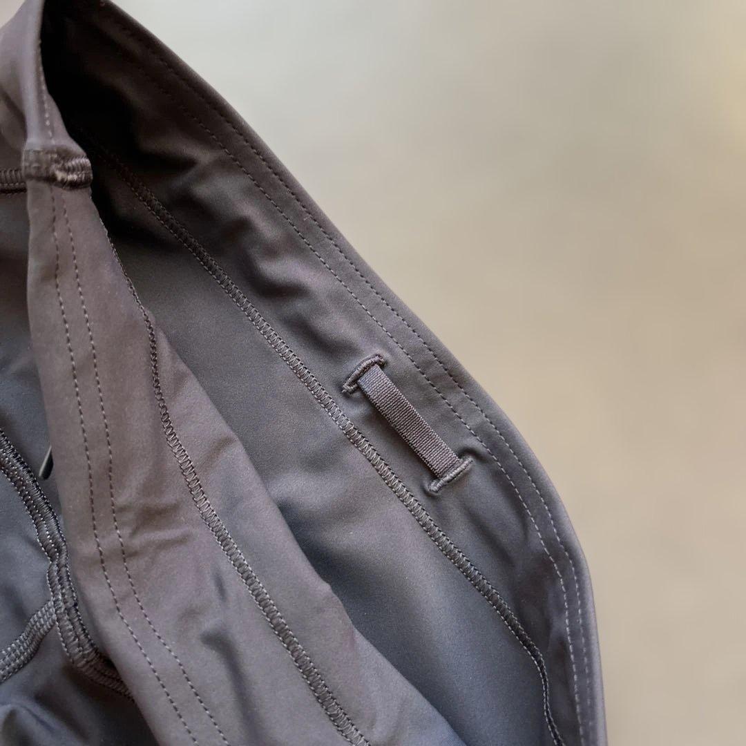 Lululemon ダークグレー レギンス ポケット付き　ヨガウエア