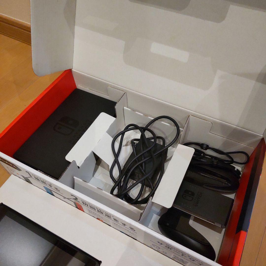 Nintendo Switch 本体（ジョイコン無し）　充電コード　ドック