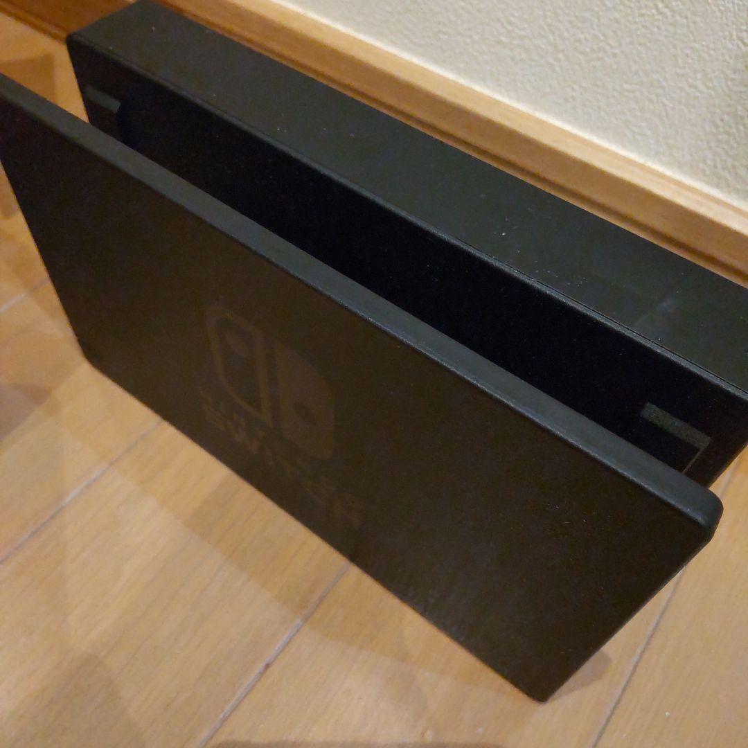 Nintendo Switch 本体（ジョイコン無し）　充電コード　ドック