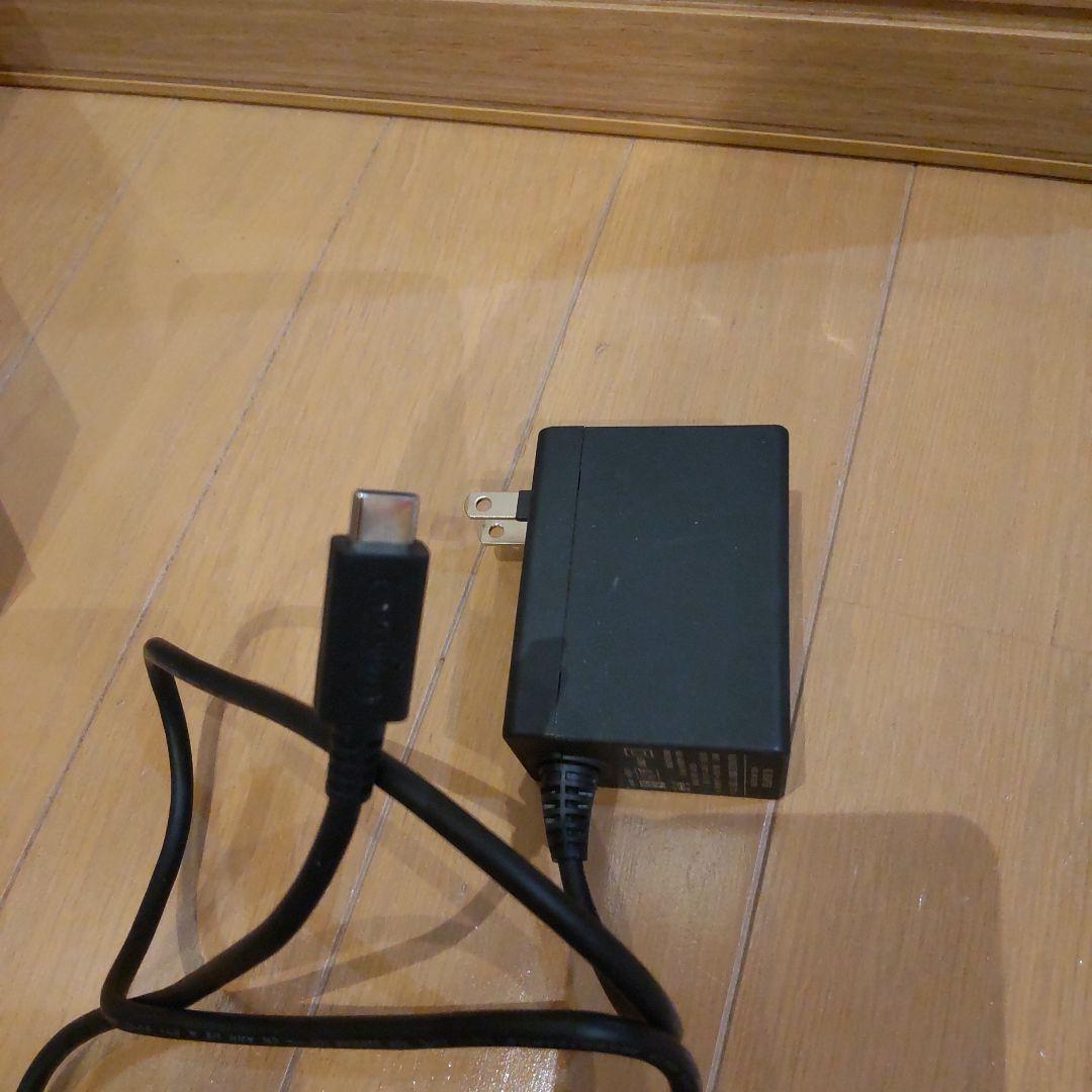 Nintendo Switch 本体（ジョイコン無し）　充電コード　ドック