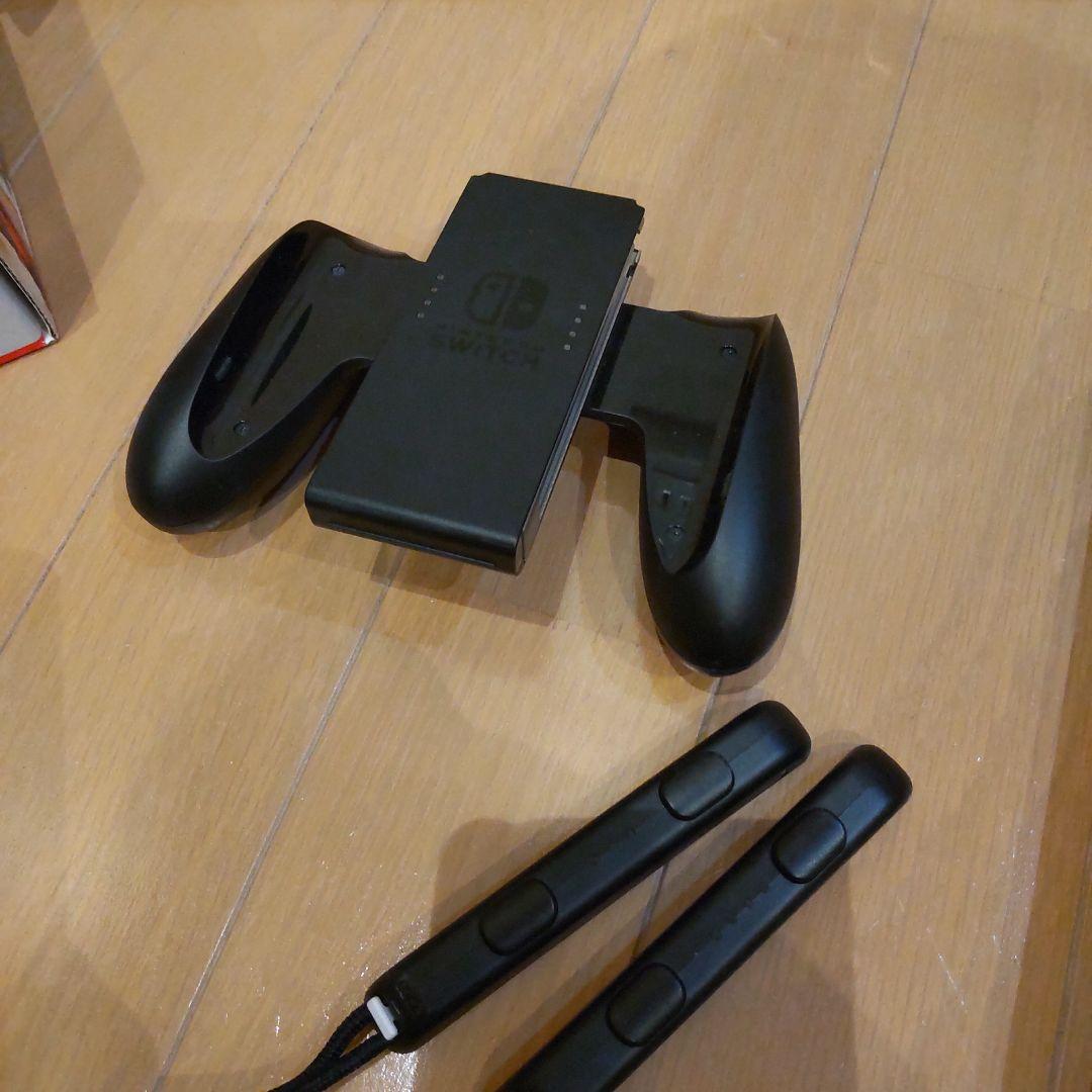 Nintendo Switch 本体（ジョイコン無し）　充電コード　ドック