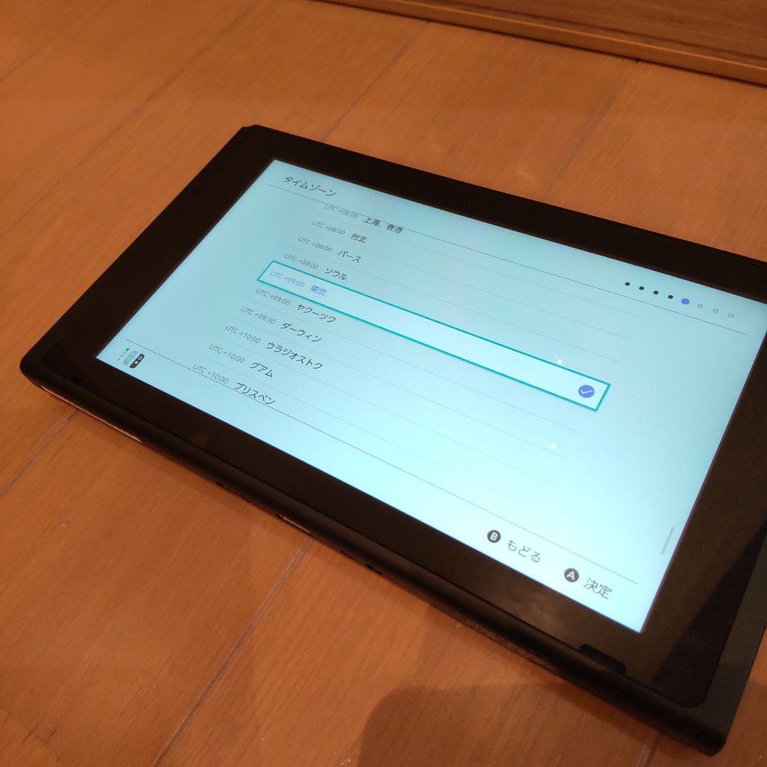 Nintendo Switch 本体（ジョイコン無し）　充電コード　ドック