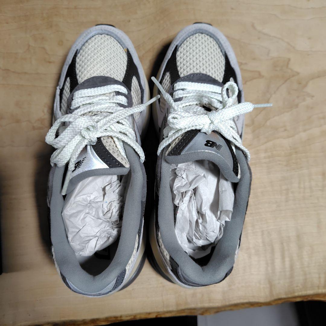 ✩最終値下げ30日まで出品✩美品✩新品・未使用✩ニューバランス 2010