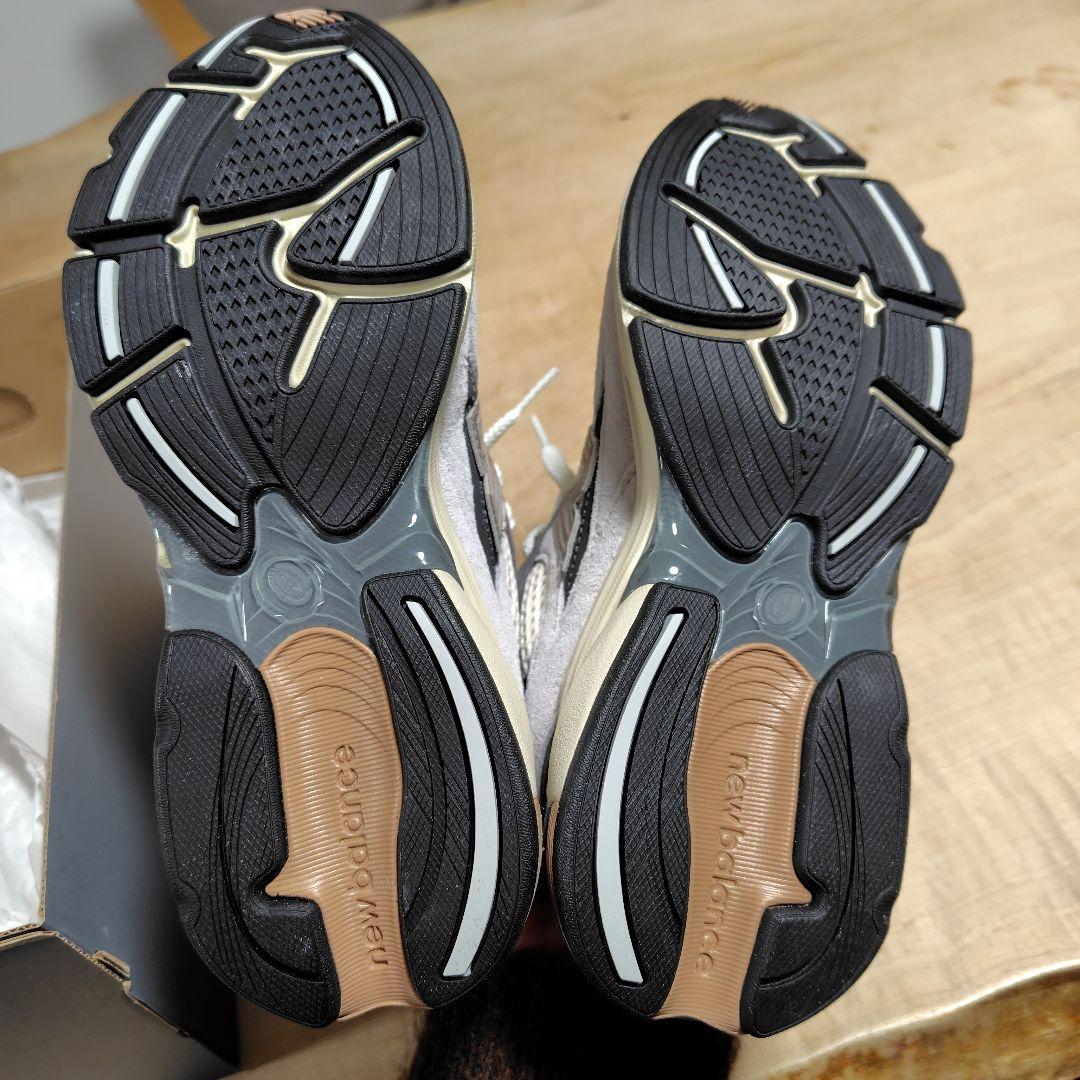 ✩最終値下げ30日まで出品✩美品✩新品・未使用✩ニューバランス 2010