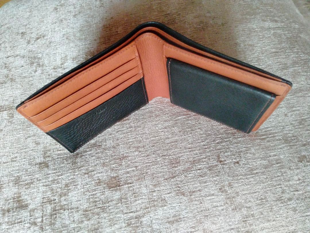 CYPRISシルキーキップ　折り財布　ブラック