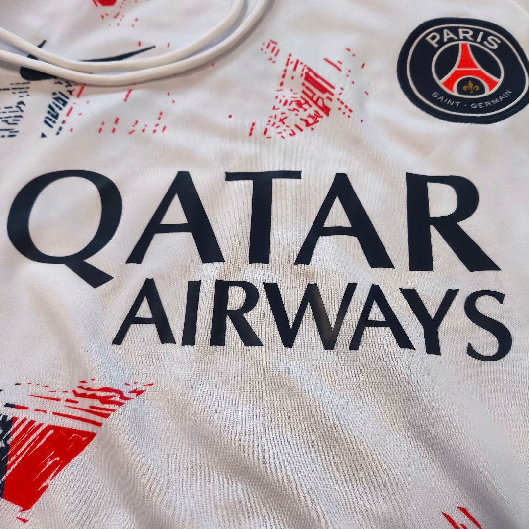 未使用　パリ・サンジェルマン　ナイキ　24/25　パーカー　ホワイト　Mサイズ