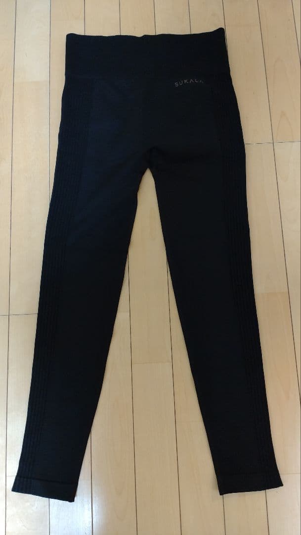 【新品・未使用】 SUKALA ワイドリブニットレギンス （L ブラック）