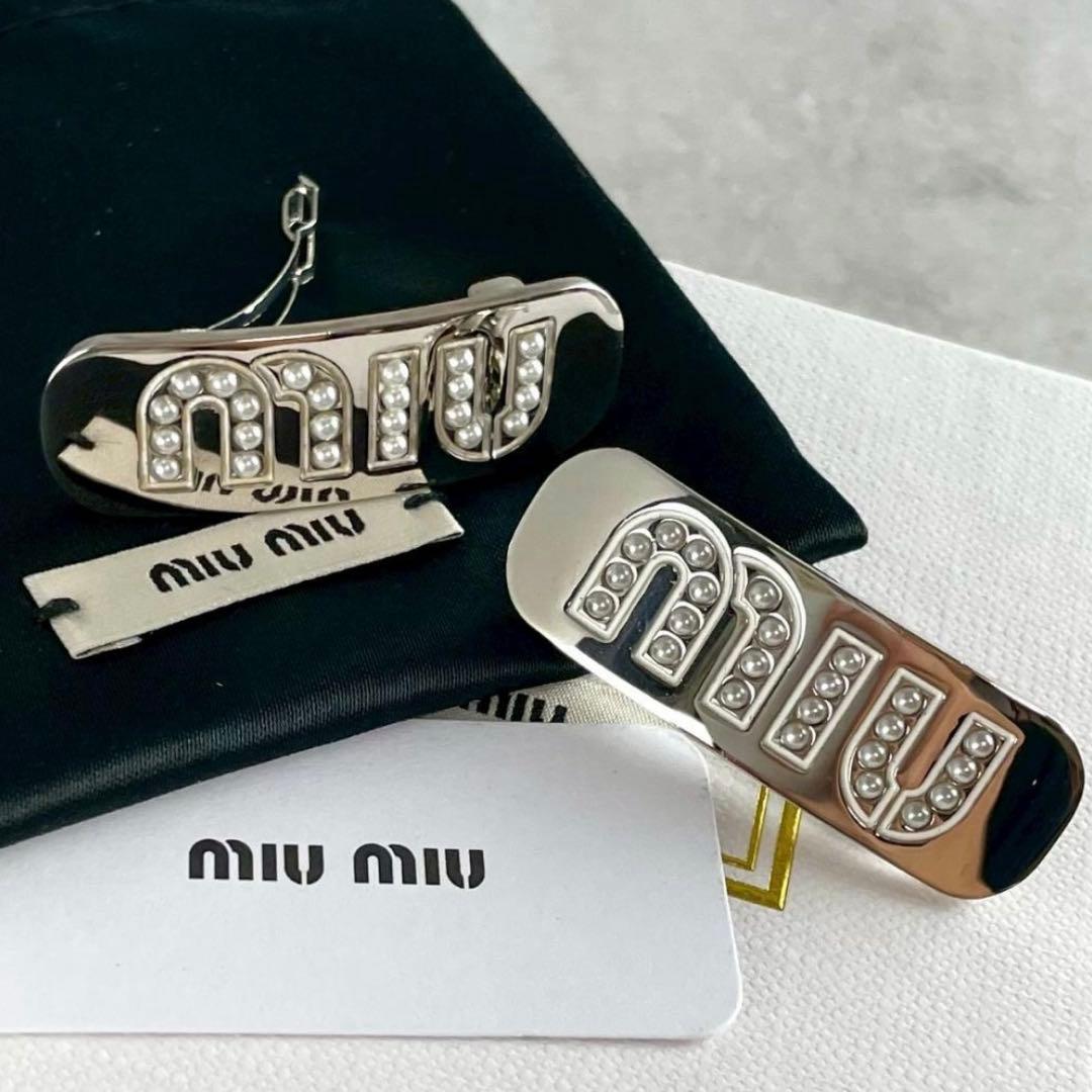 未使用・箱付　MIUMIU　ミュウミュウ　ロゴ　パール　ヘアクリップ　バレッタ