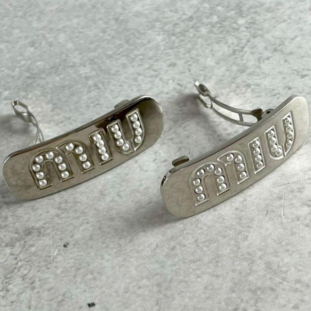 未使用・箱付　MIUMIU　ミュウミュウ　ロゴ　パール　ヘアクリップ　バレッタ