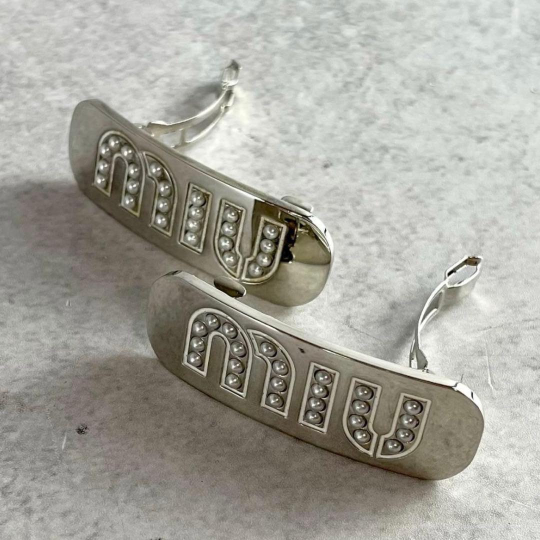 未使用・箱付　MIUMIU　ミュウミュウ　ロゴ　パール　ヘアクリップ　バレッタ