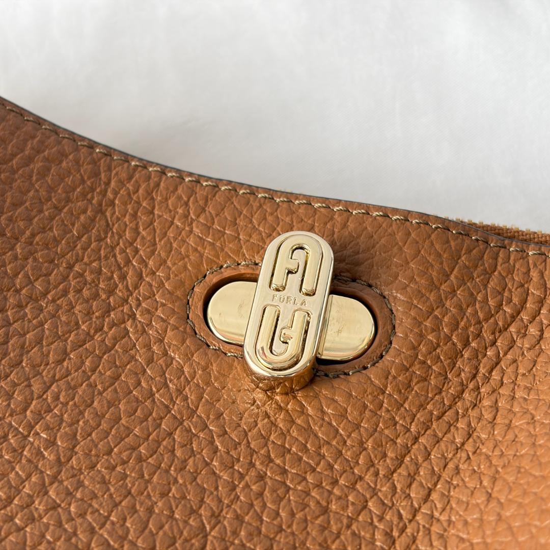 極美品 フルラ ダナエ 2way レザー ショルダーバッグ 上品コーデ ブラウン